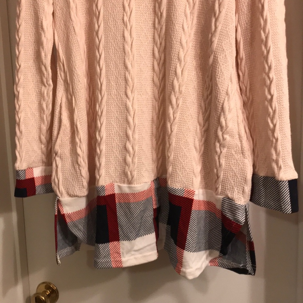 NWT 🆕🆕 Cable-knit Sweater tunic - Picture 2 of 3